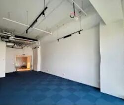 Woods Square (D25), Office #583297361